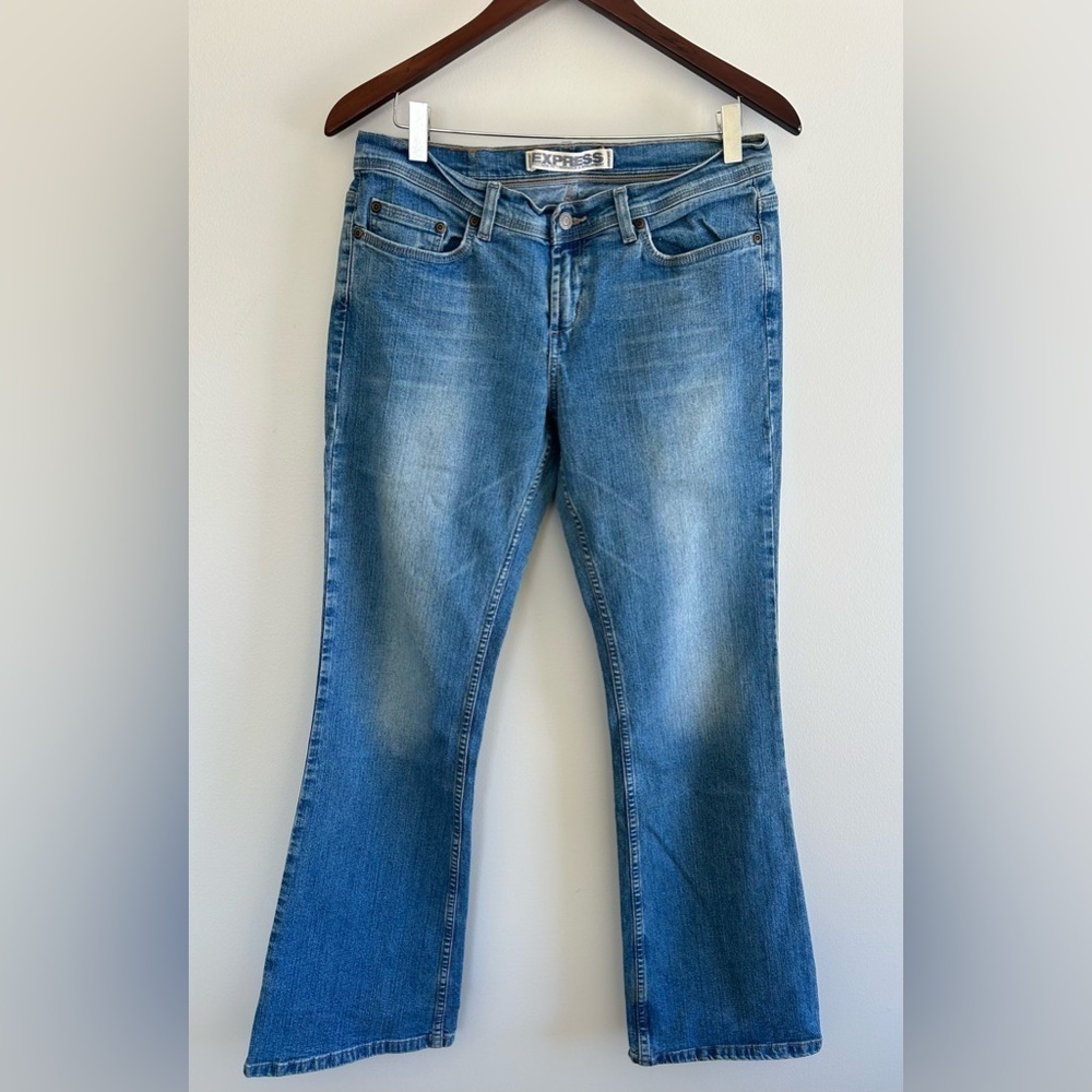 Express Precision Fit Bootcut Jeans Women’s Size 8 Regular Light Wash Stretch